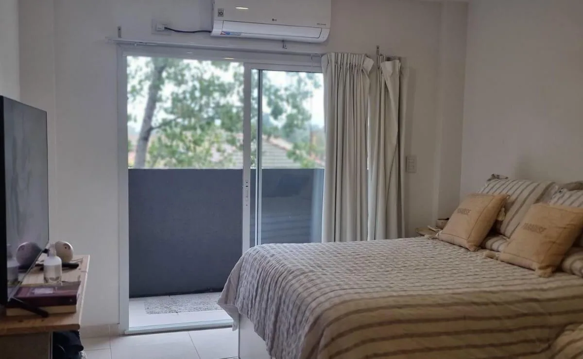 Kitnet com varanda no centro de Ezeiza