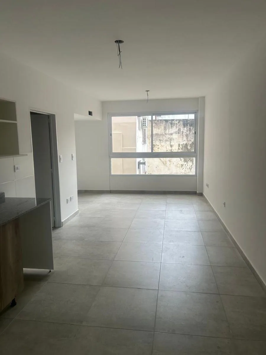 Квартира-студия новая в Flores