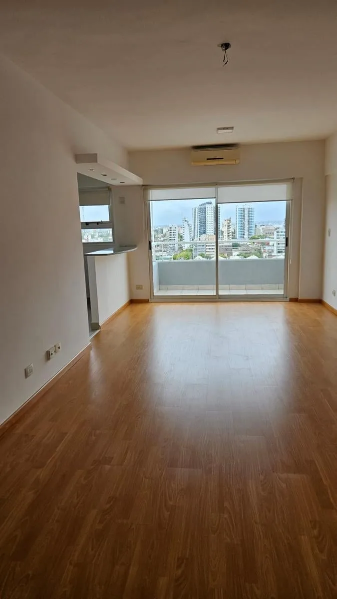 Monoambiente divisible con 2 balcones en San Cristóbal