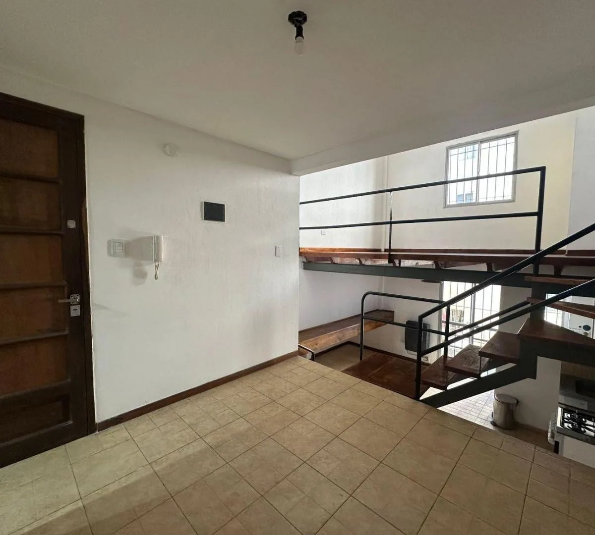 Departamento de 2 ambientes en contrafrente en La Plata