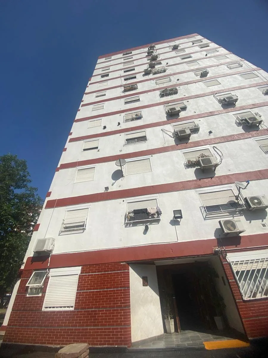 Three-room apartment with covered parking in Buenos Aires