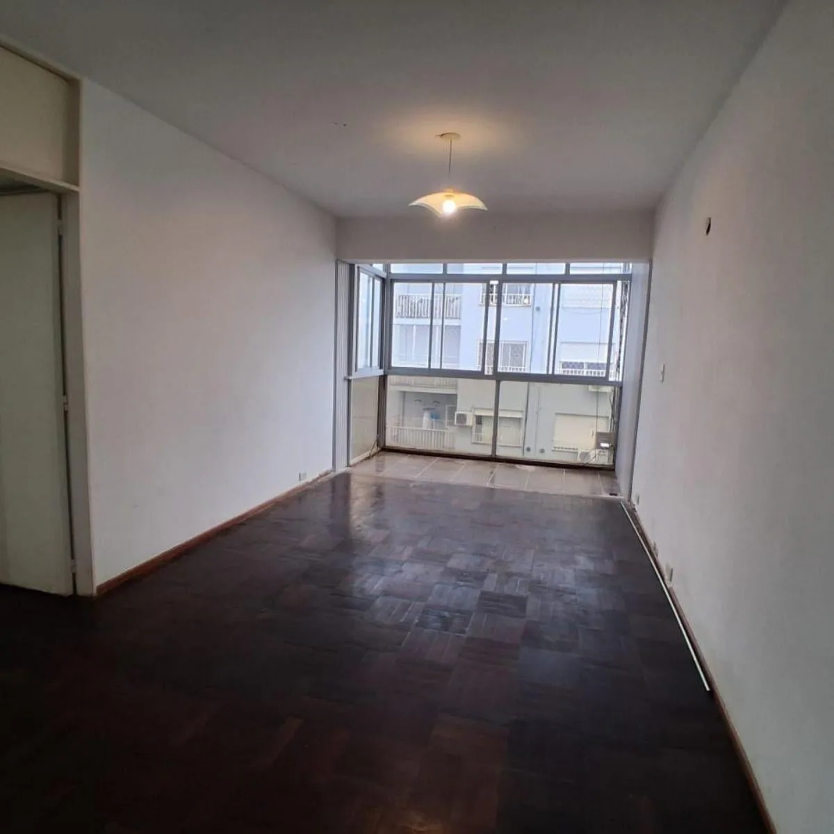 Apartamento de quatro ambientes em Colegiales