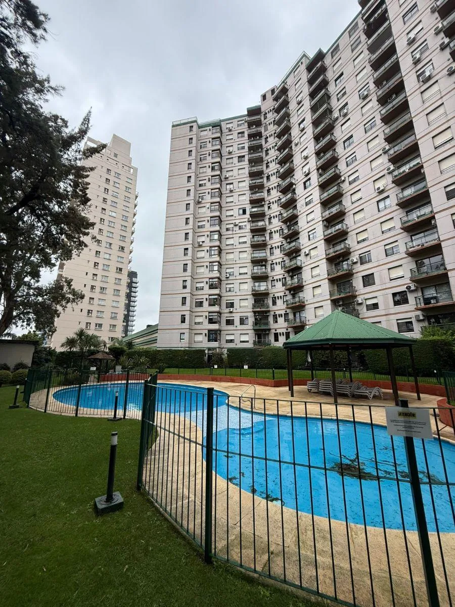 Apartamento de dois dormitórios no Riverside em Tigre