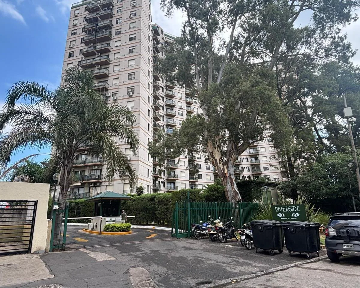 Three-room apartment with balcony and river view in Tigre