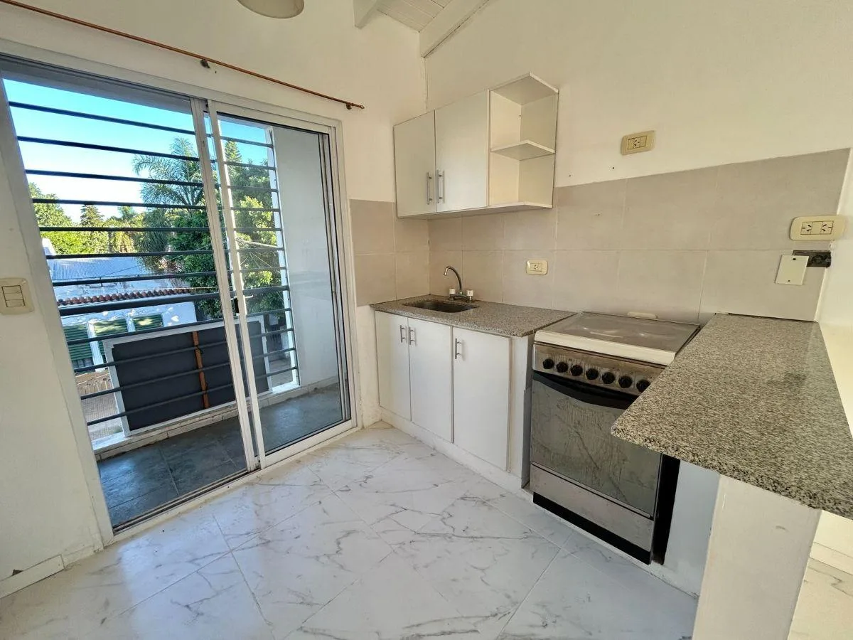 Large studio apartment on Calle 68 and 115 in Buenos Aires