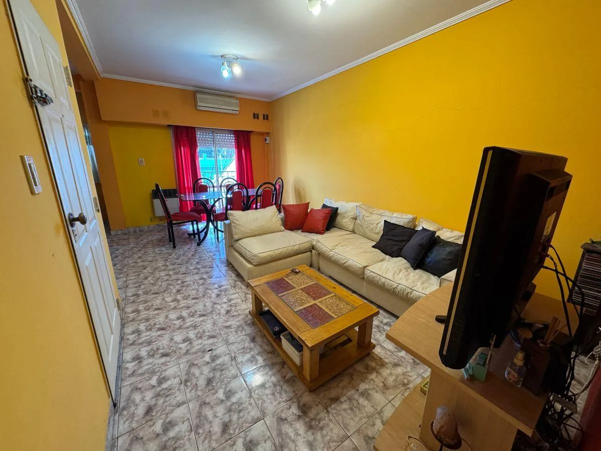 Departamento amoblado de 3 ambientes con cochera en Wilde