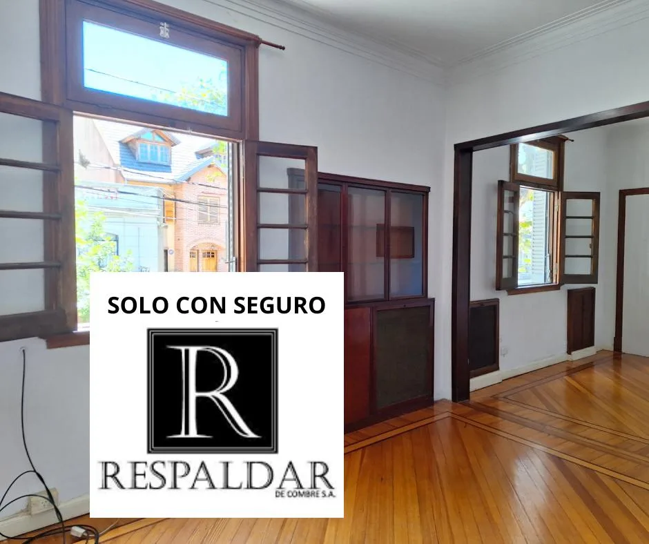 Casa 4 ambientes en primer piso por escalera sin expensas en Buenos Aires