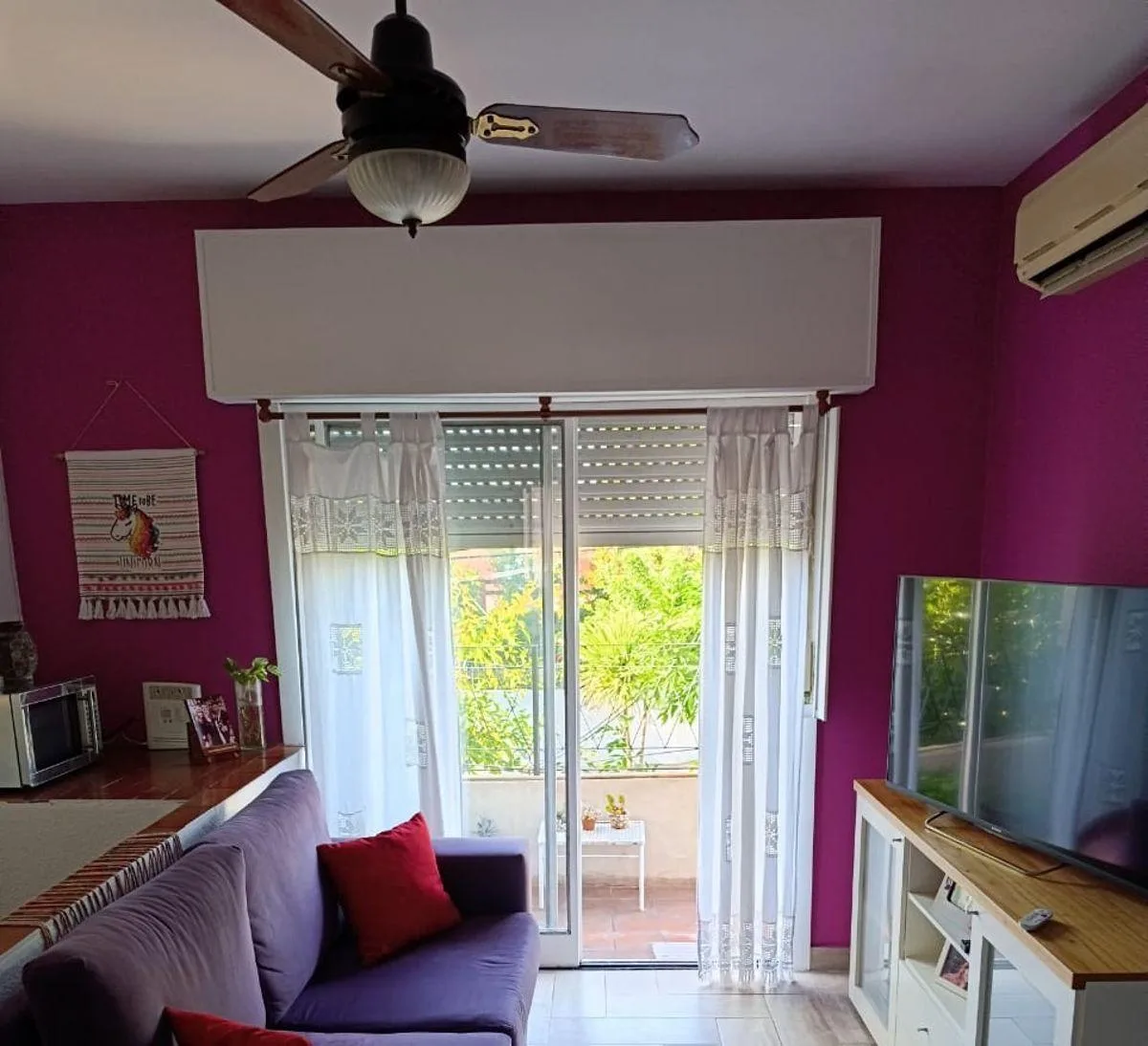 Apartamento de três ambientes com 2 dormitórios e varanda em Llavallol