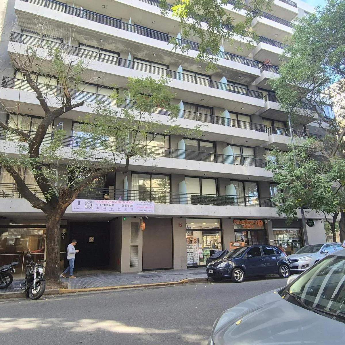 Kitnet de frente com varanda e amenities no 10º andar em Buenos Aires