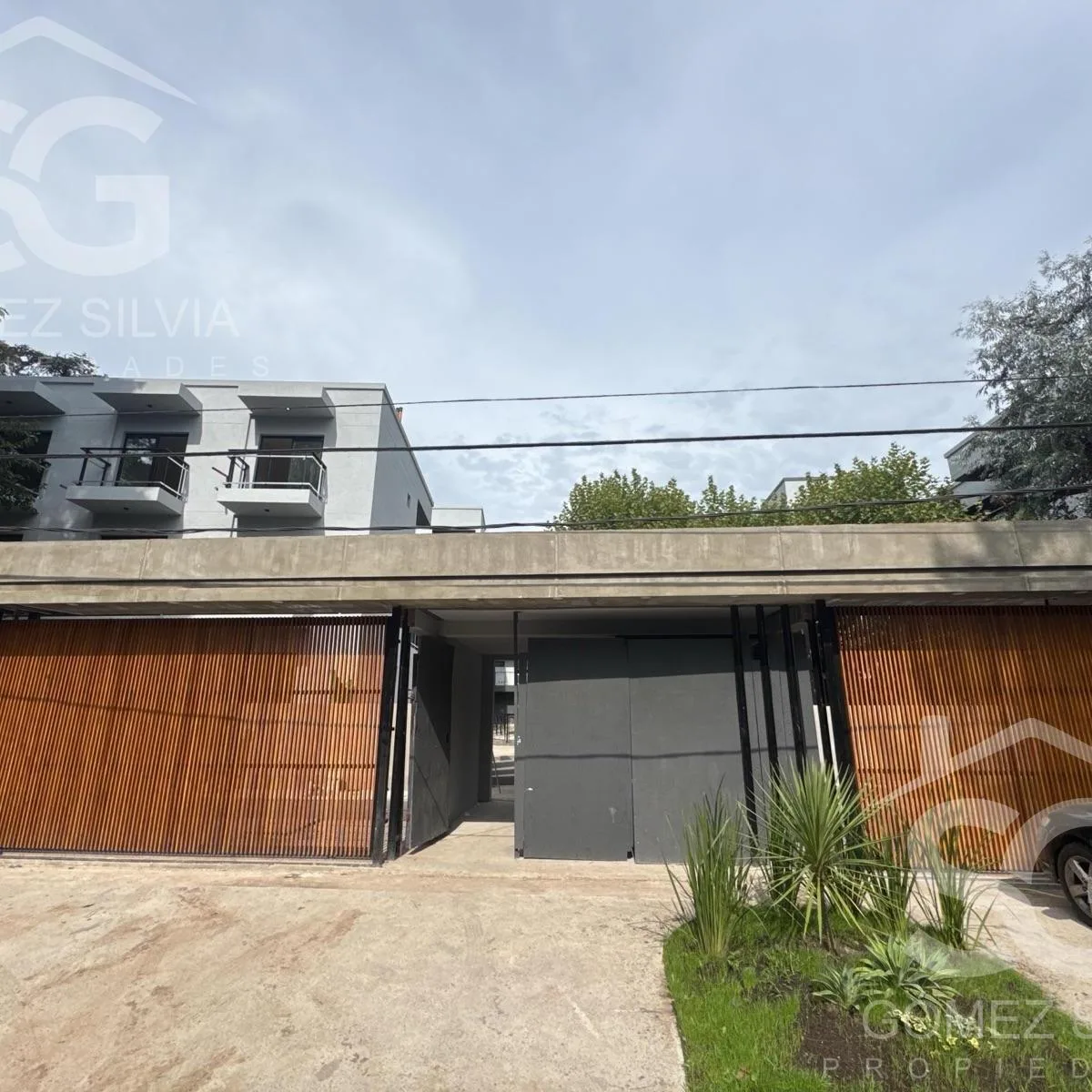 Apartamento de 3 ambientes com 2 dormitórios e varanda no Parque Leloir