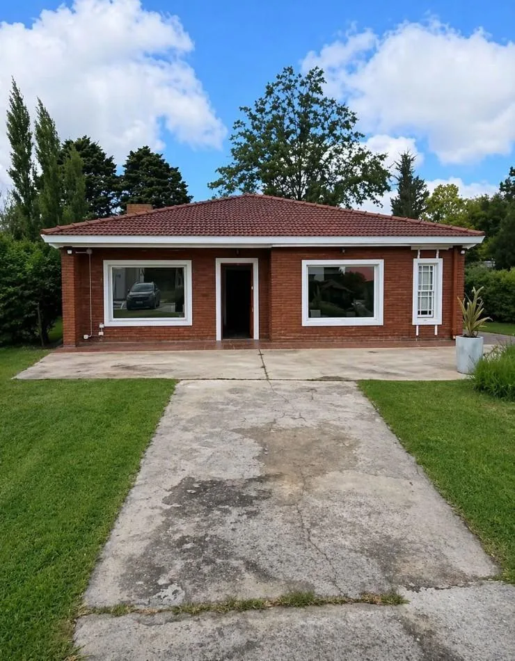 Casa de 6 ambientes en Club de Campo Las Perdices