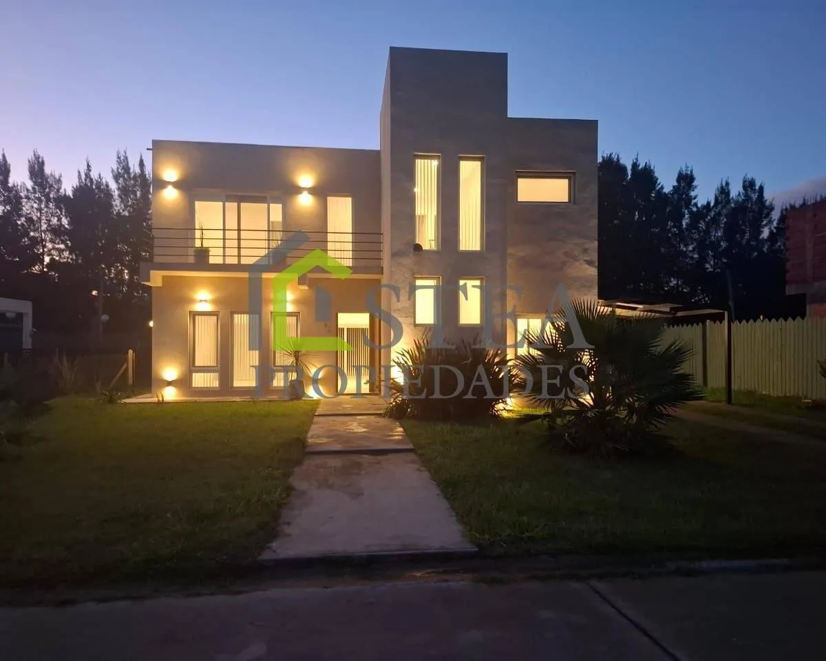 Casa nova com 3 dormitórios em Lagos de Canning