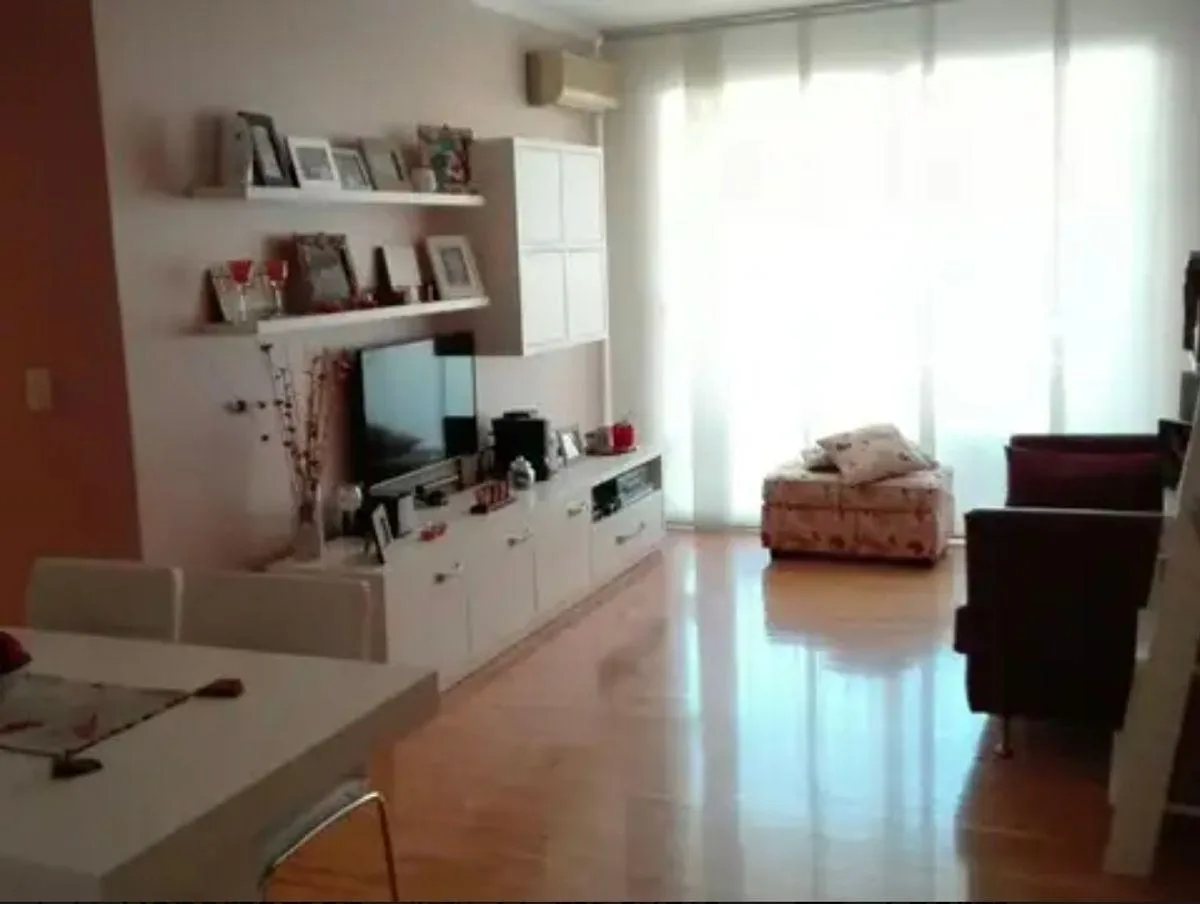 Semipiso de 3 ambientes amoblado en Caballito