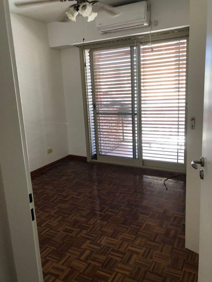 Three-room apartment on the third floor street-facing in Boedo