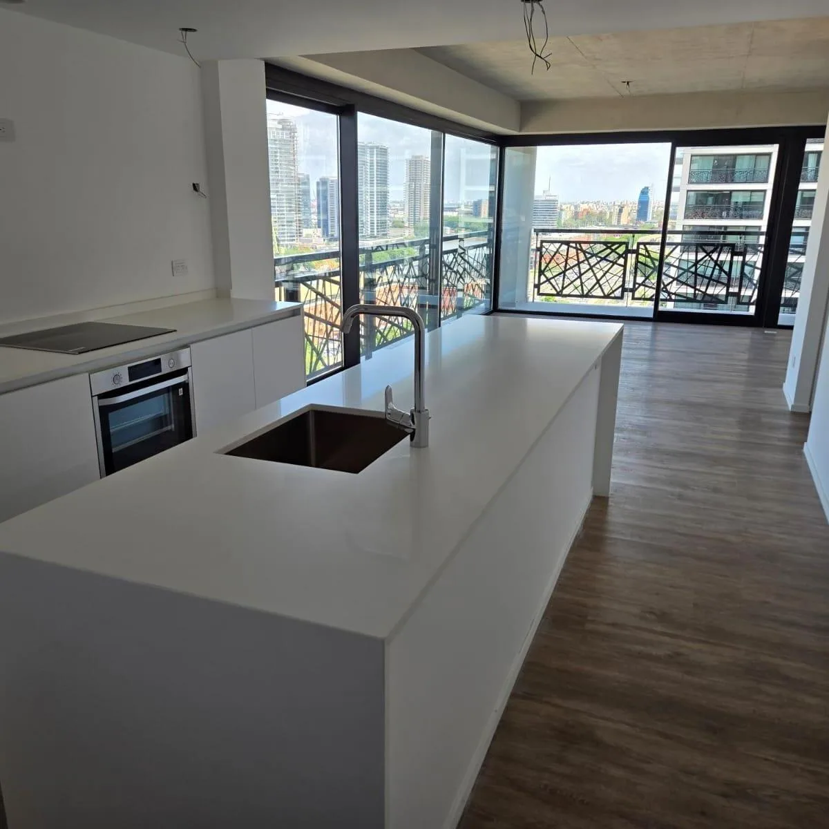 Apartamento de quatro ambientes no 17º andar em Puerto Madero