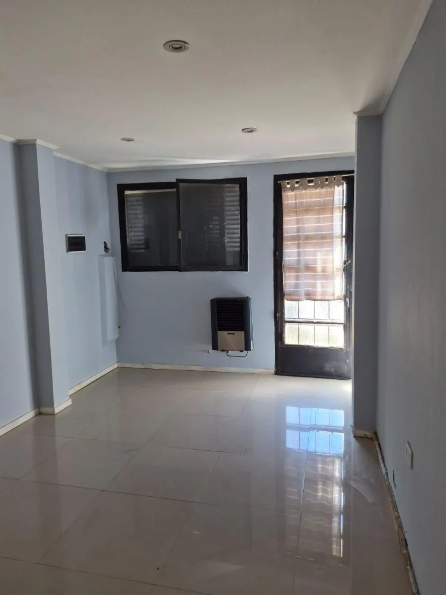 Departamento de 2 dormitorios con patio en La Plata