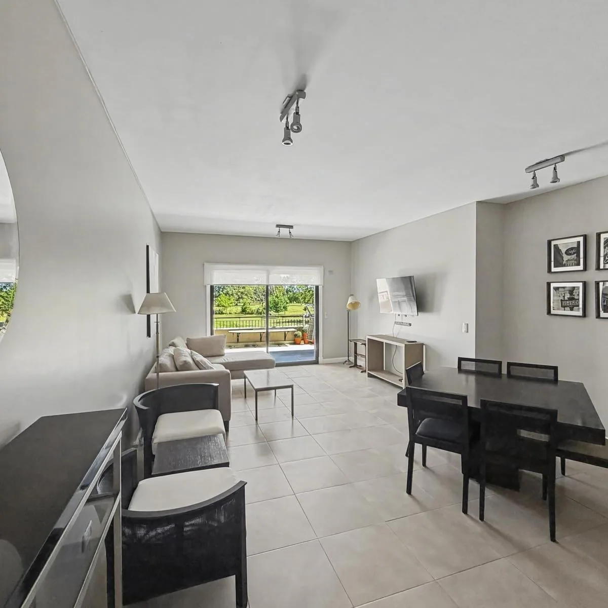 Three-room apartment with terrace and assigned parking in Campana