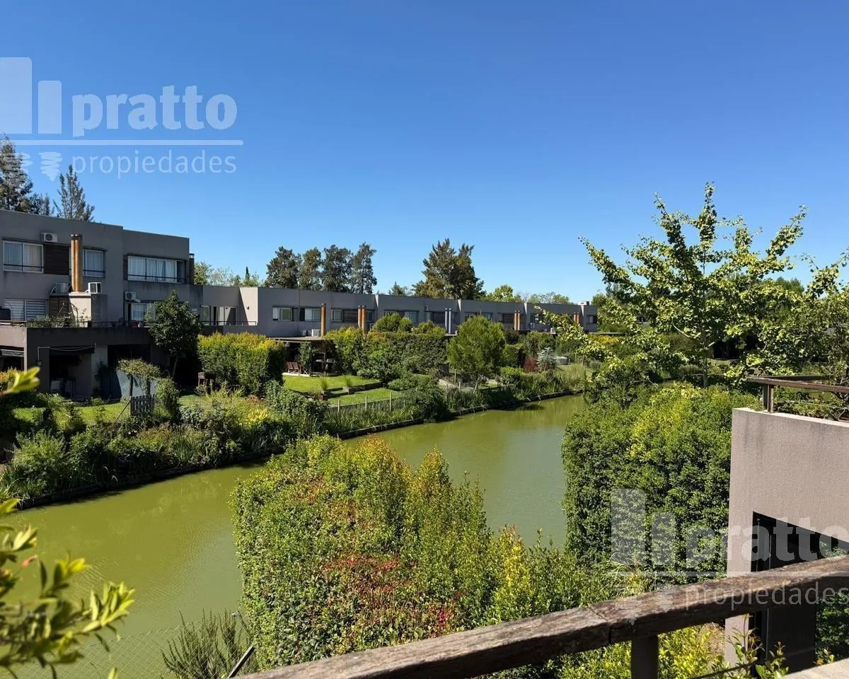 Two-storey one-bedroom apartment in Lago Escondido, Tigre