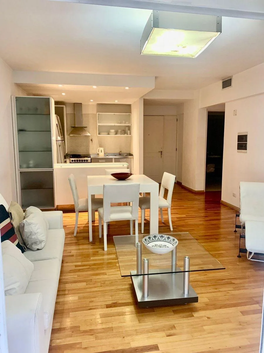 Apartamento de dois ambientes com vaga de garagem e piscina em Recoleta