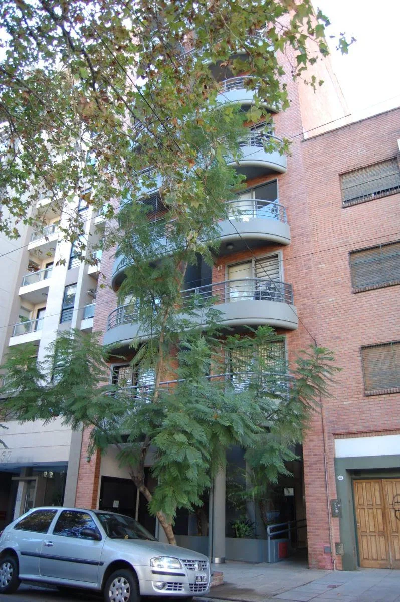 Departamento de 2 ambientes con balcón al frente en Villa del Parque