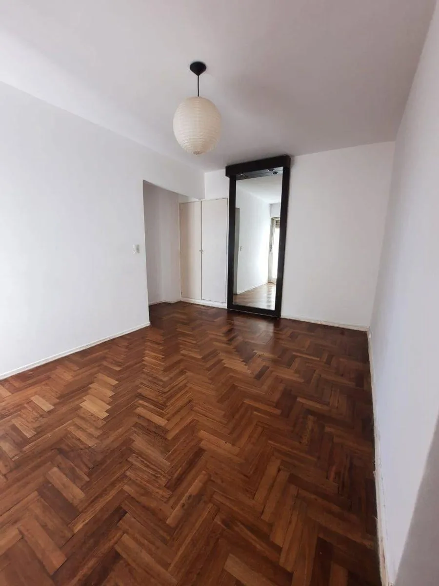 Apartamento de 2 ambientes com balcão francês em Villa Crespo