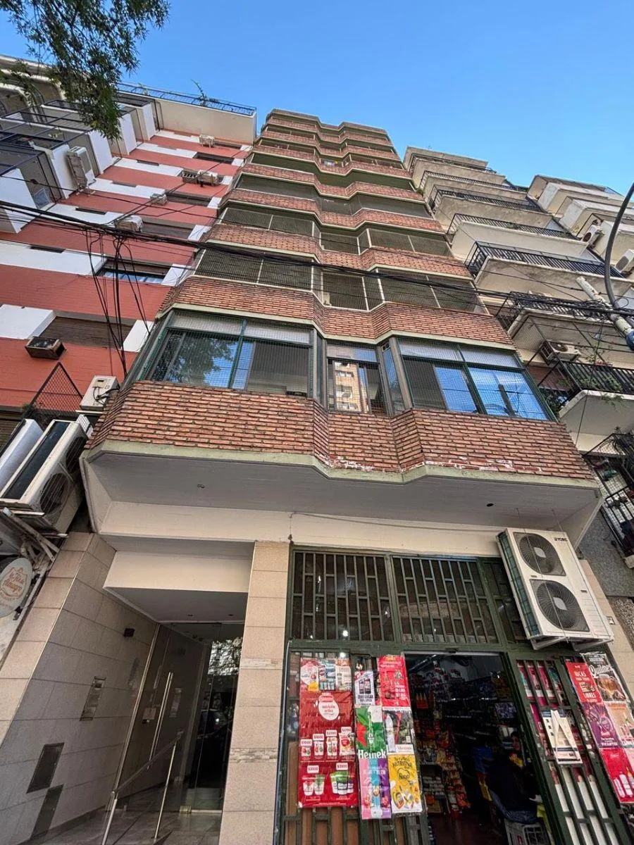 Квартира с балконом и четырьмя комнатами в Villa Crespo