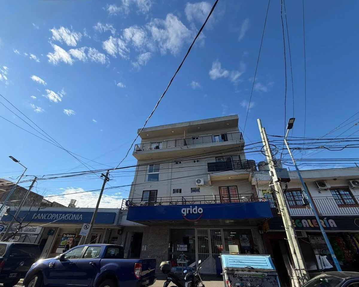 Apartamento de três ambientes com 2 dormitórios para alugar em Escobar
