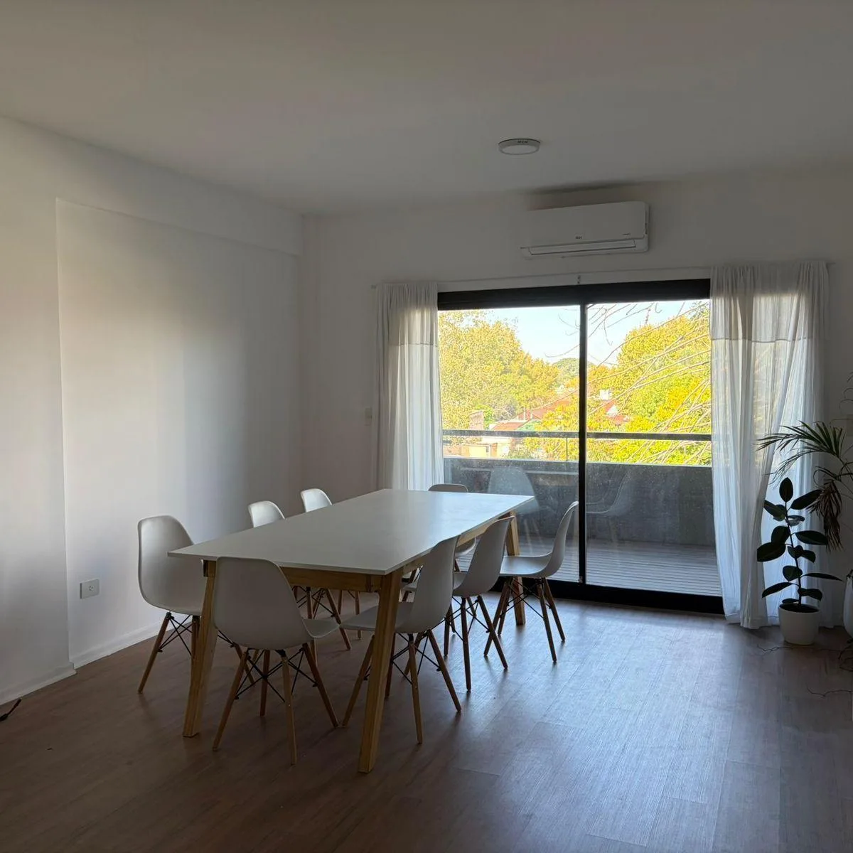 Studio apartment with balcony and grill in Tigre near Estación de Tren Mitre