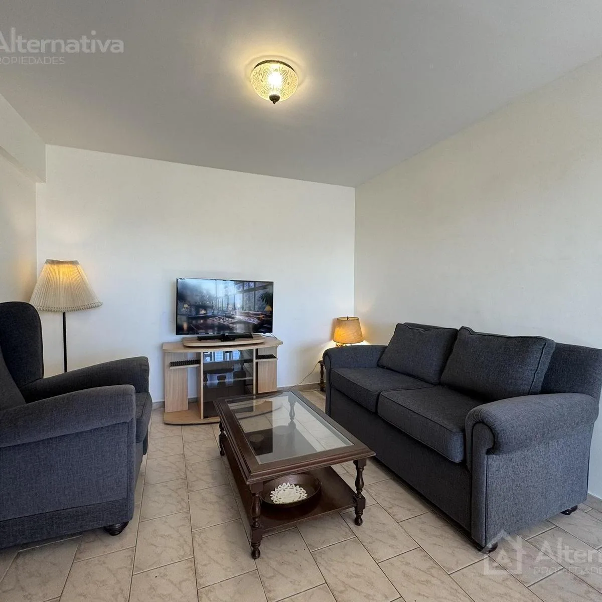 Меблированная квартира с 2 спальнями в Coghlan