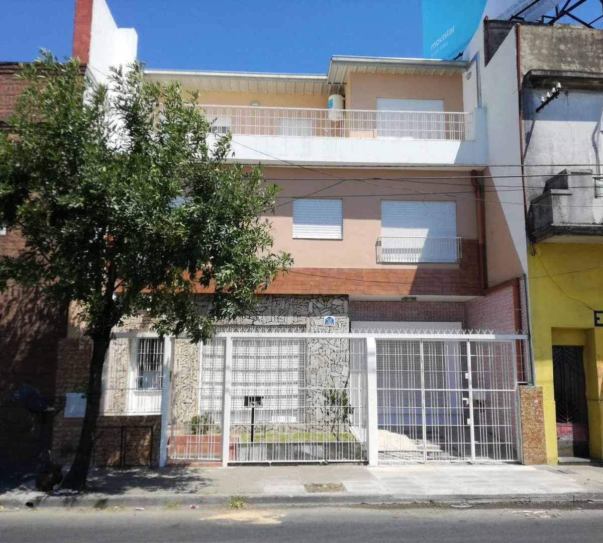 PH de 3 ambientes en 1er piso al frente en Tres de Febrero