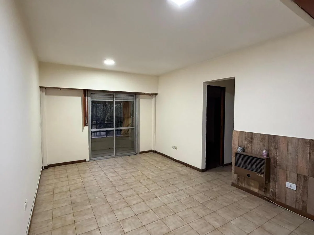 Departamento de 3 ambientes al frente en Wilde