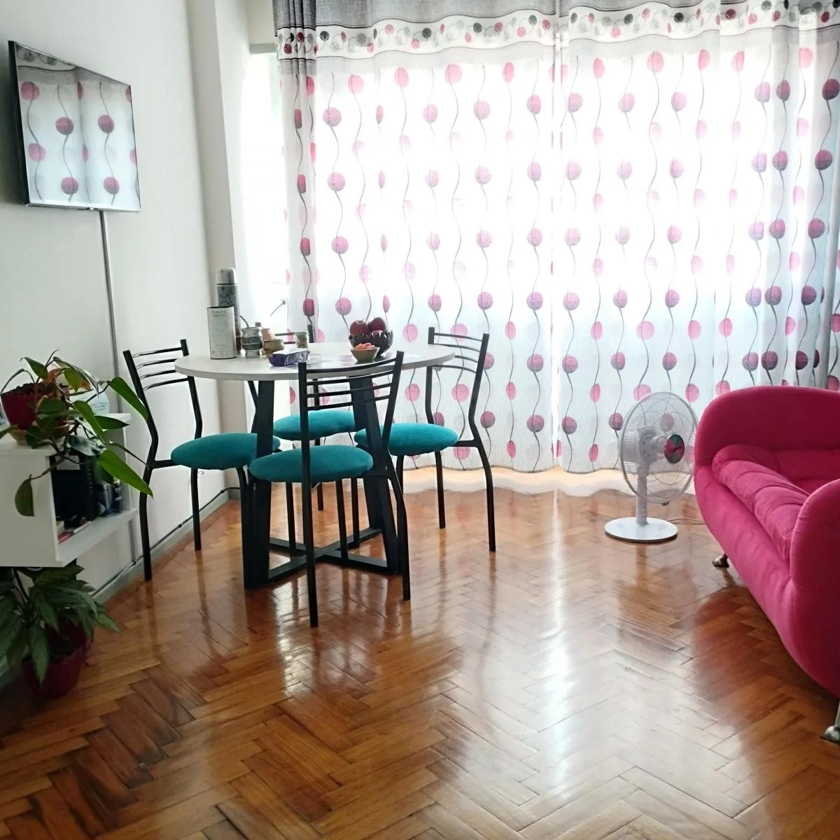 Furnished two-bedroom apartment in San Telmo (temporary rental)
