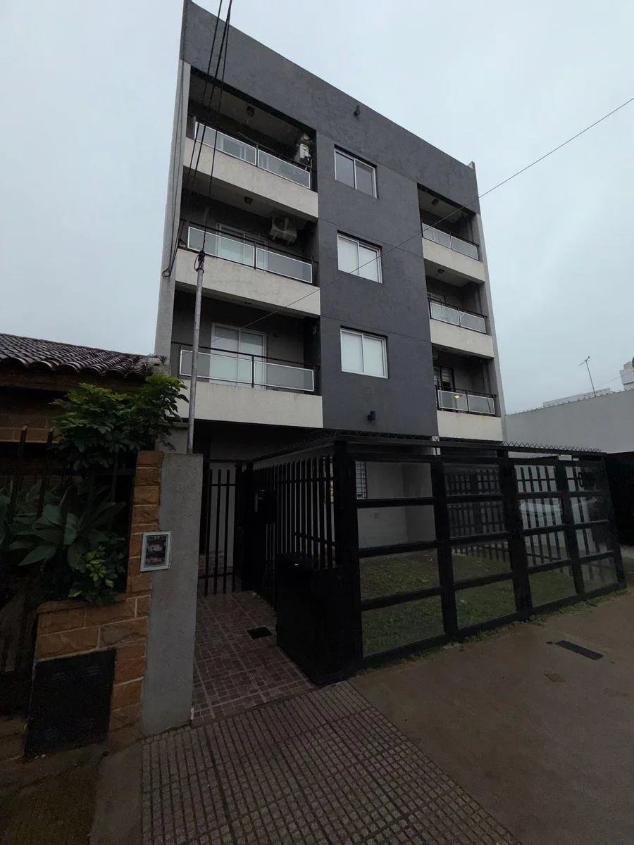 Apartamento de dois ambientes com vaga de garagem em La Matanza (Villa Luzuriaga)