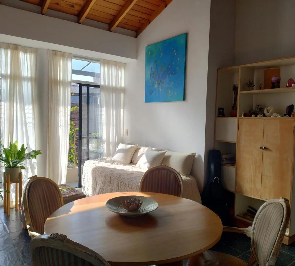 Apartamento de 2 ambientes e meio mobiliado com vaga coberta em San Isidro