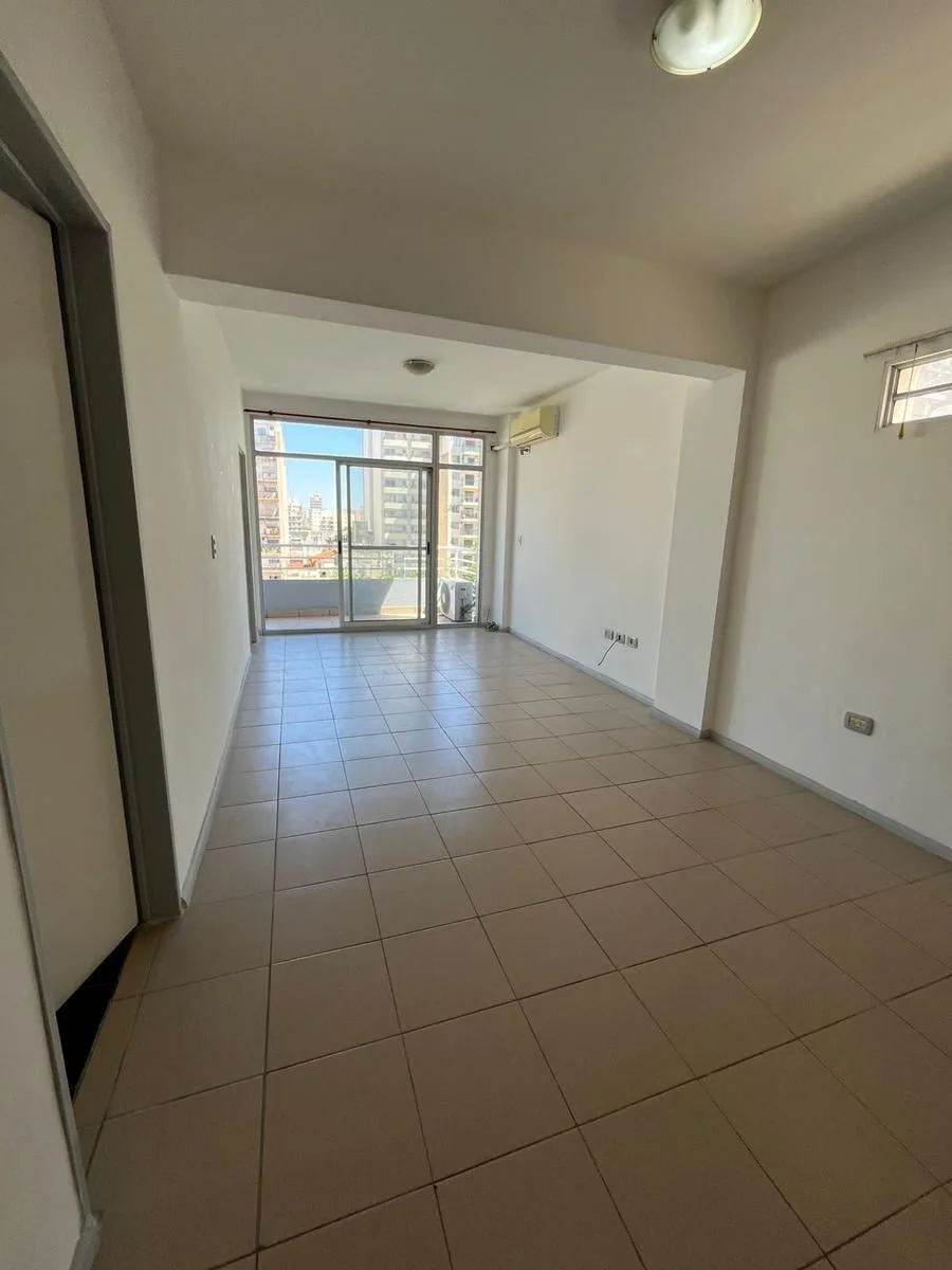 Departamento de 2 ambientes con balcón en Flores