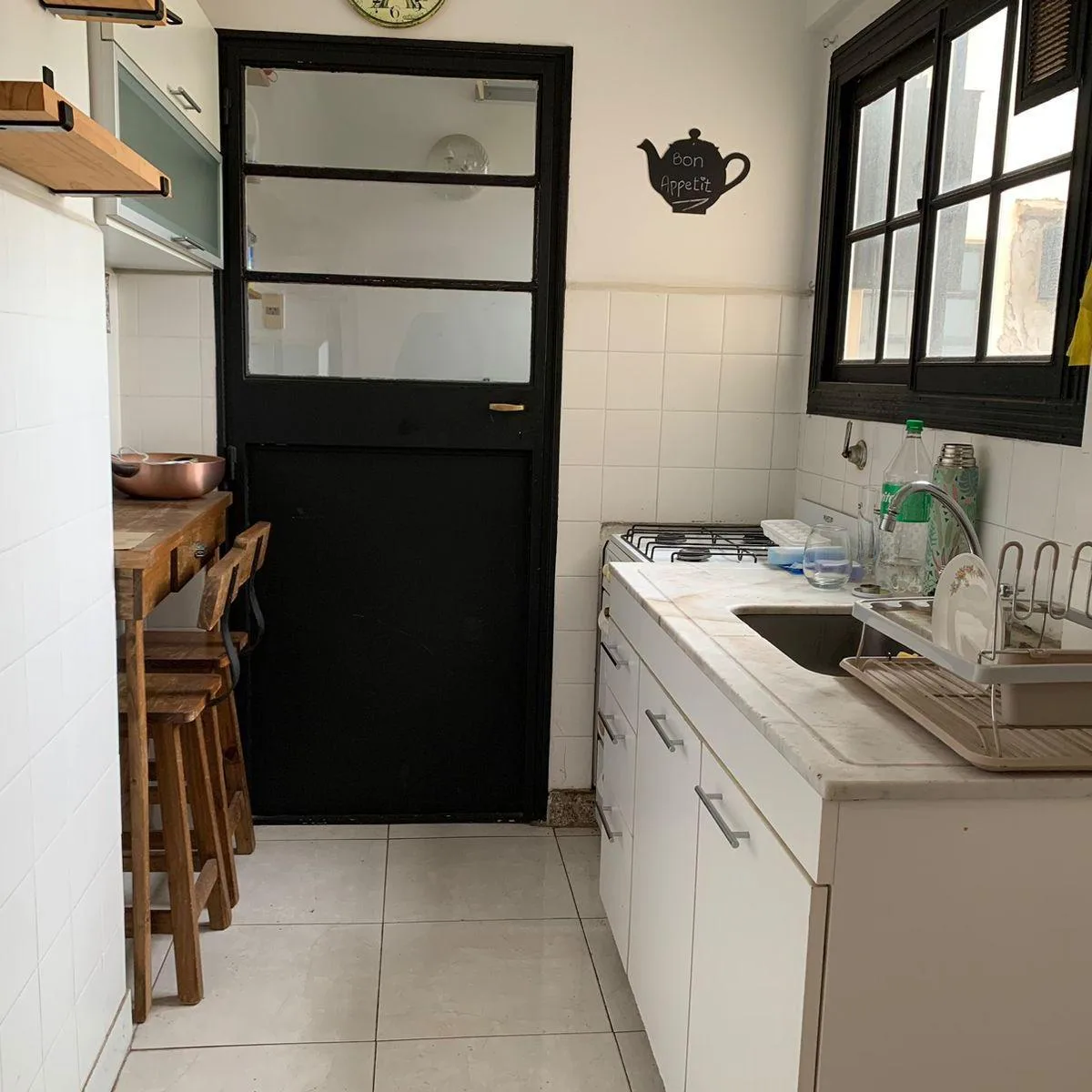 Apartamento de dois ambientes com varanda em Villa General Mitre