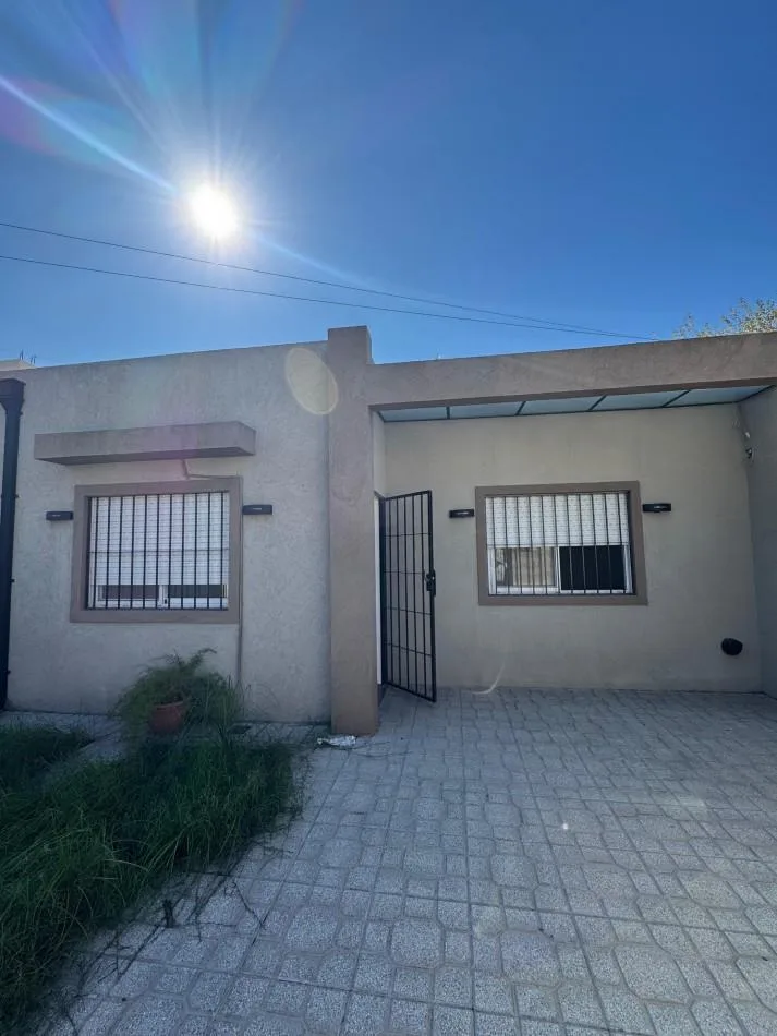 Casa en PH de 3 ambientes al frente en Morón