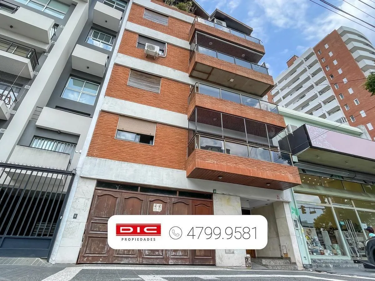 Departamento dúplex de 2 ambientes con cochera en Olivos