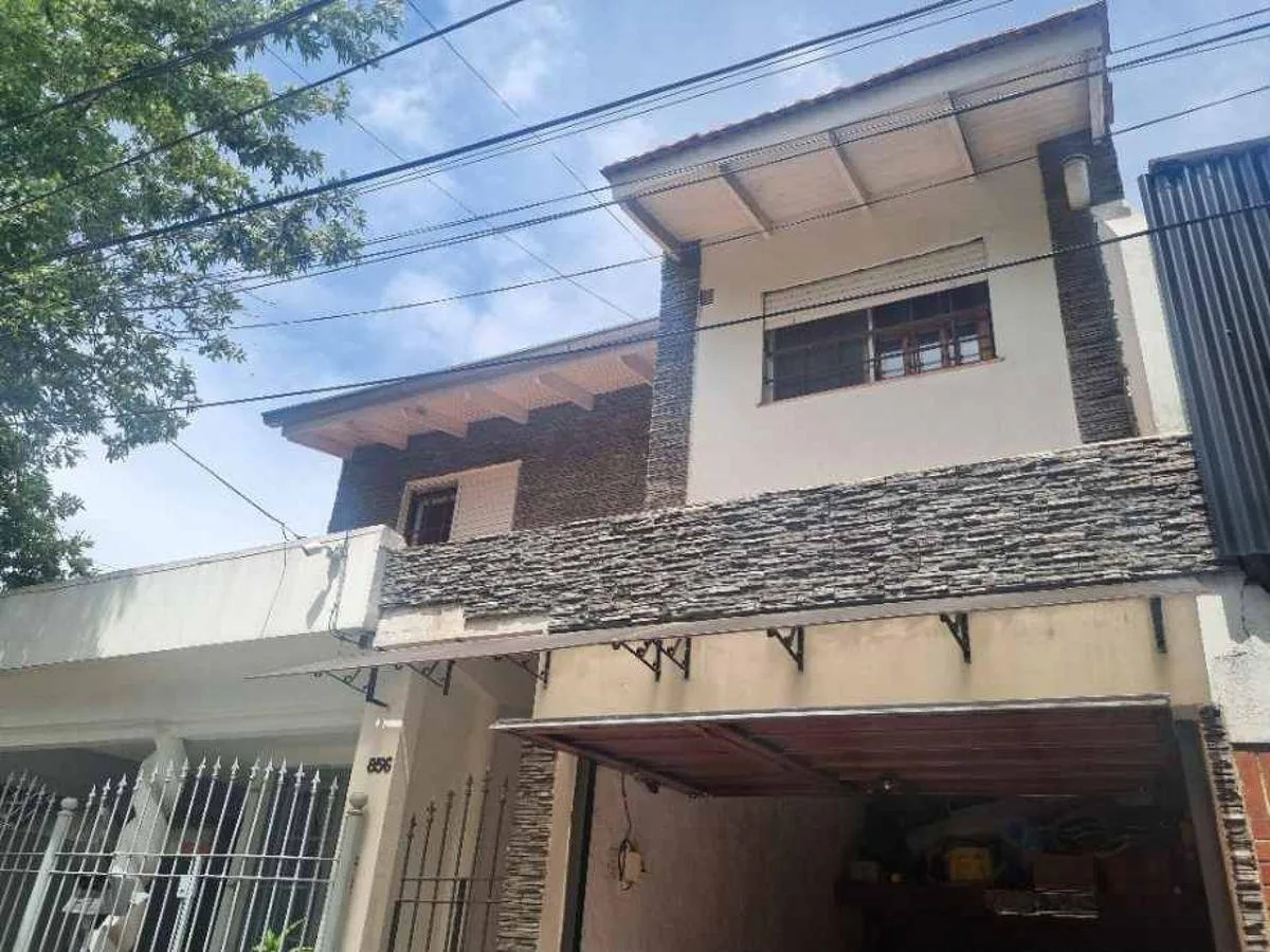 Casa tipo PH com 3 dormitórios, garagem e pátio em Hurlingham