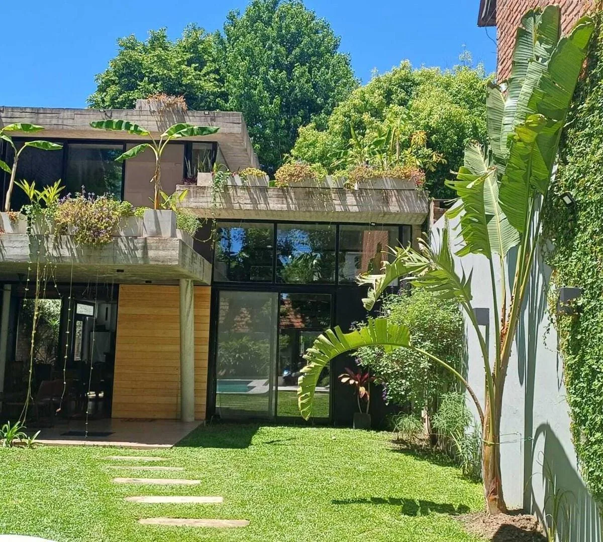 Трёхспальная вилла с мебелью в Acassuso