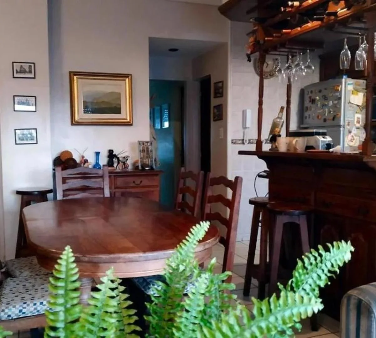 Semipiso de 3 ambientes con cochera en La Plata