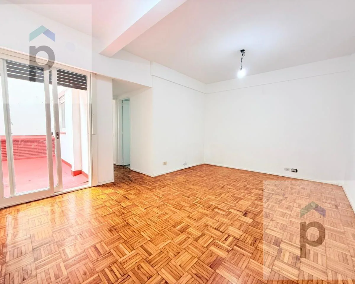 Departamento de 2 ambientes con patio en Monserrat