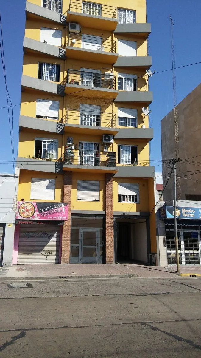 Квартира с 2 спальнями в Quilmes Centro с парковочным местом