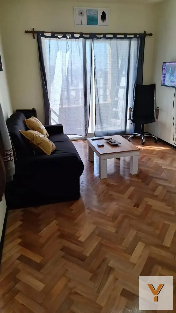 Departamento amoblado con balcón