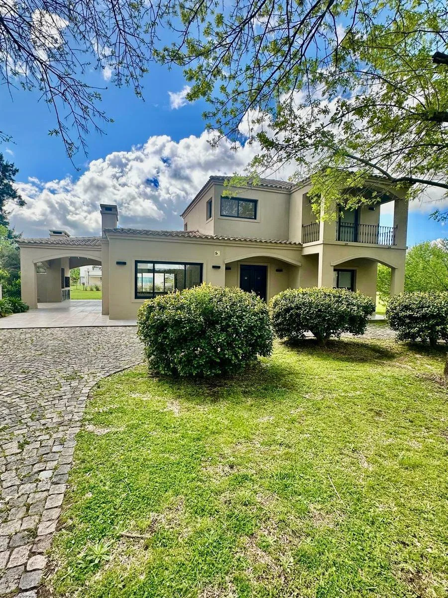 Alquiler Casa 5 Amb en El Nacional: Suite, Galería, Pileta y Parrilla