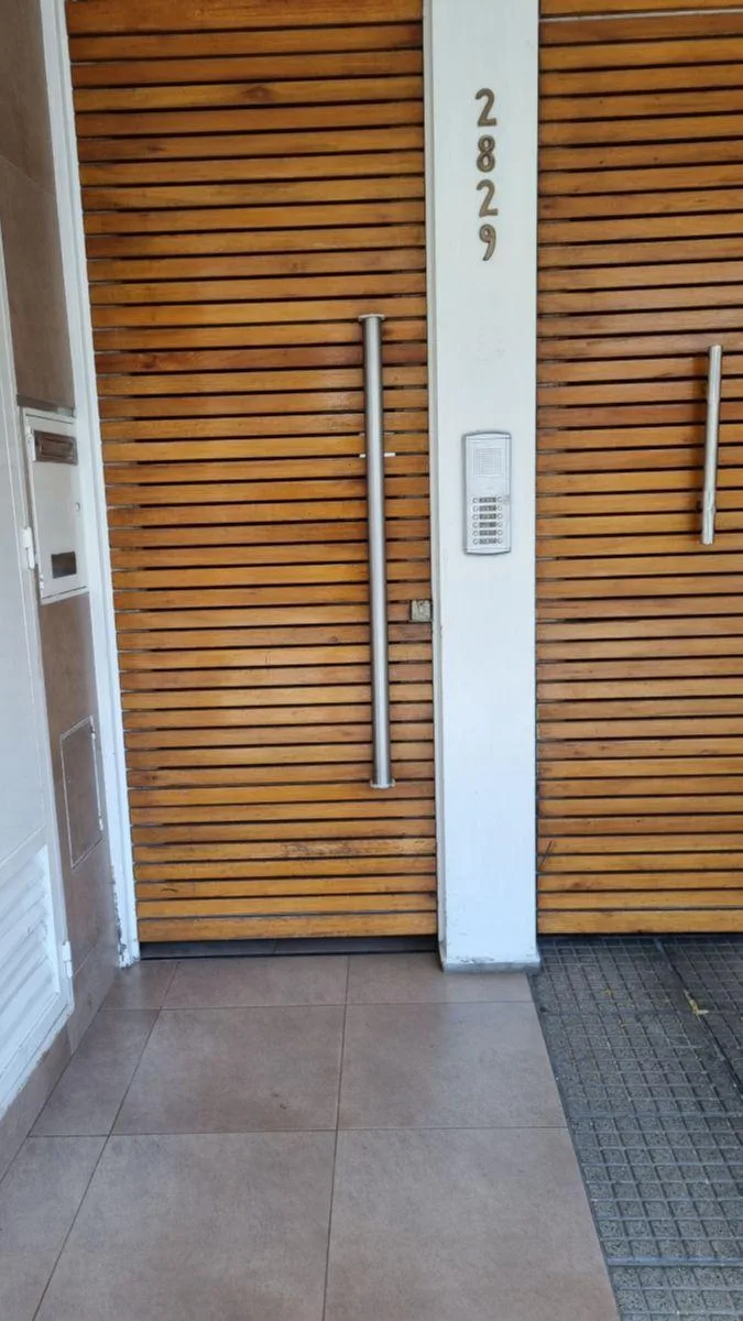 Apartamento de dois ambientes com varanda em Tres de Febrero