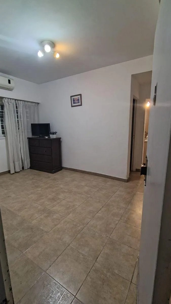 Apartamento de dois ambientes no térreo em Balvanera