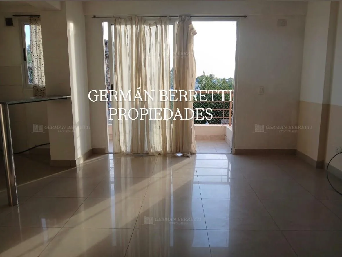 Apartamento de dois ambientes com 1 quarto em Lanús