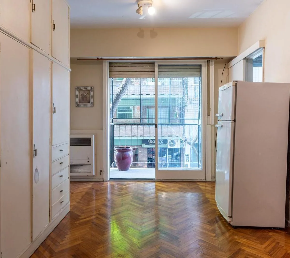 Studio apartment with balcony in Recoleta