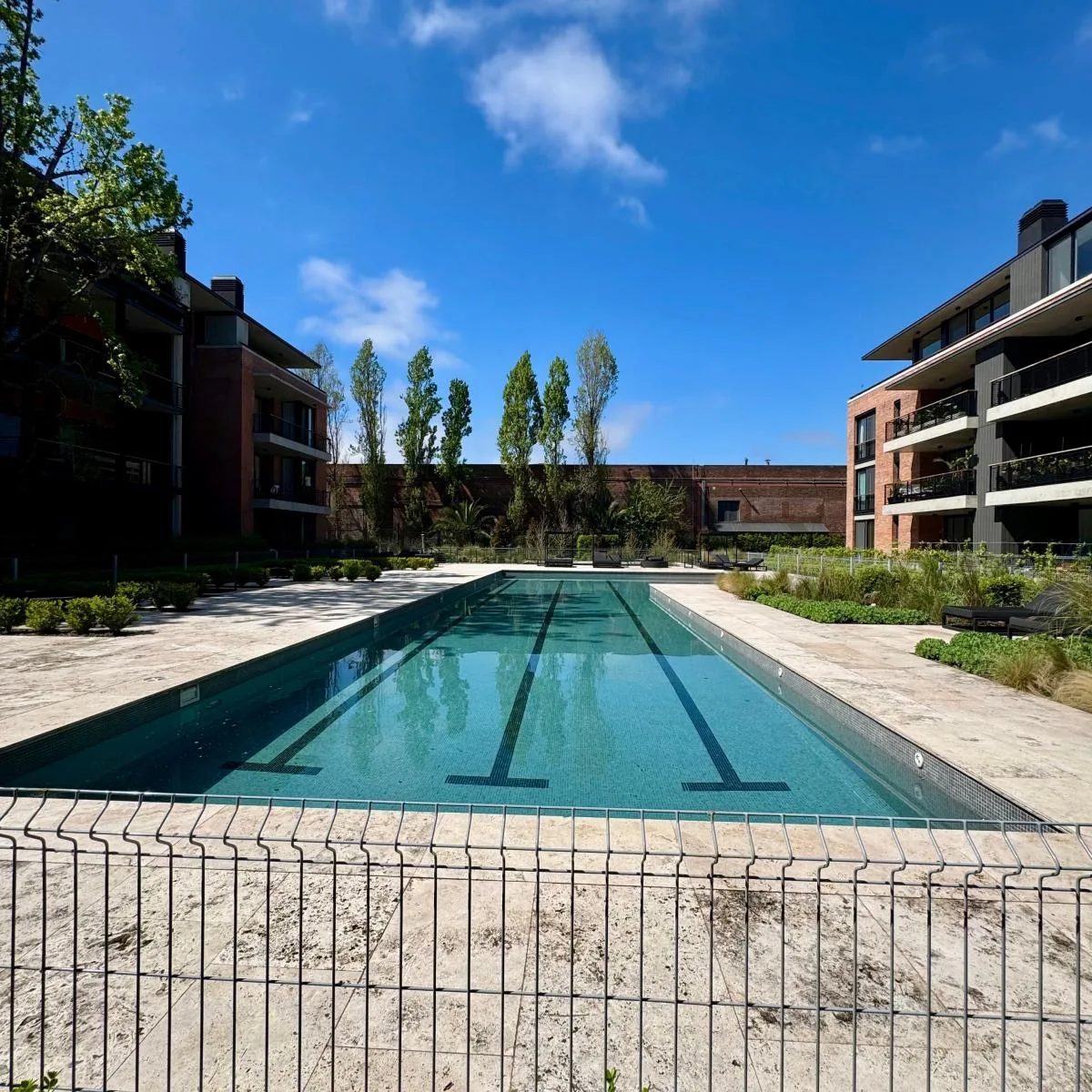 Two-bedroom ground-floor apartment in Beccar
